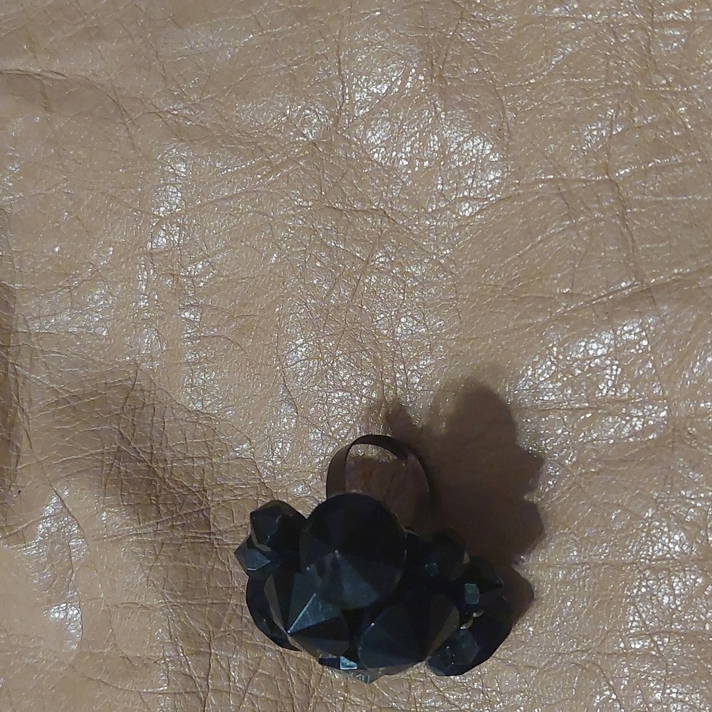 Ring - Picture 2 of 3